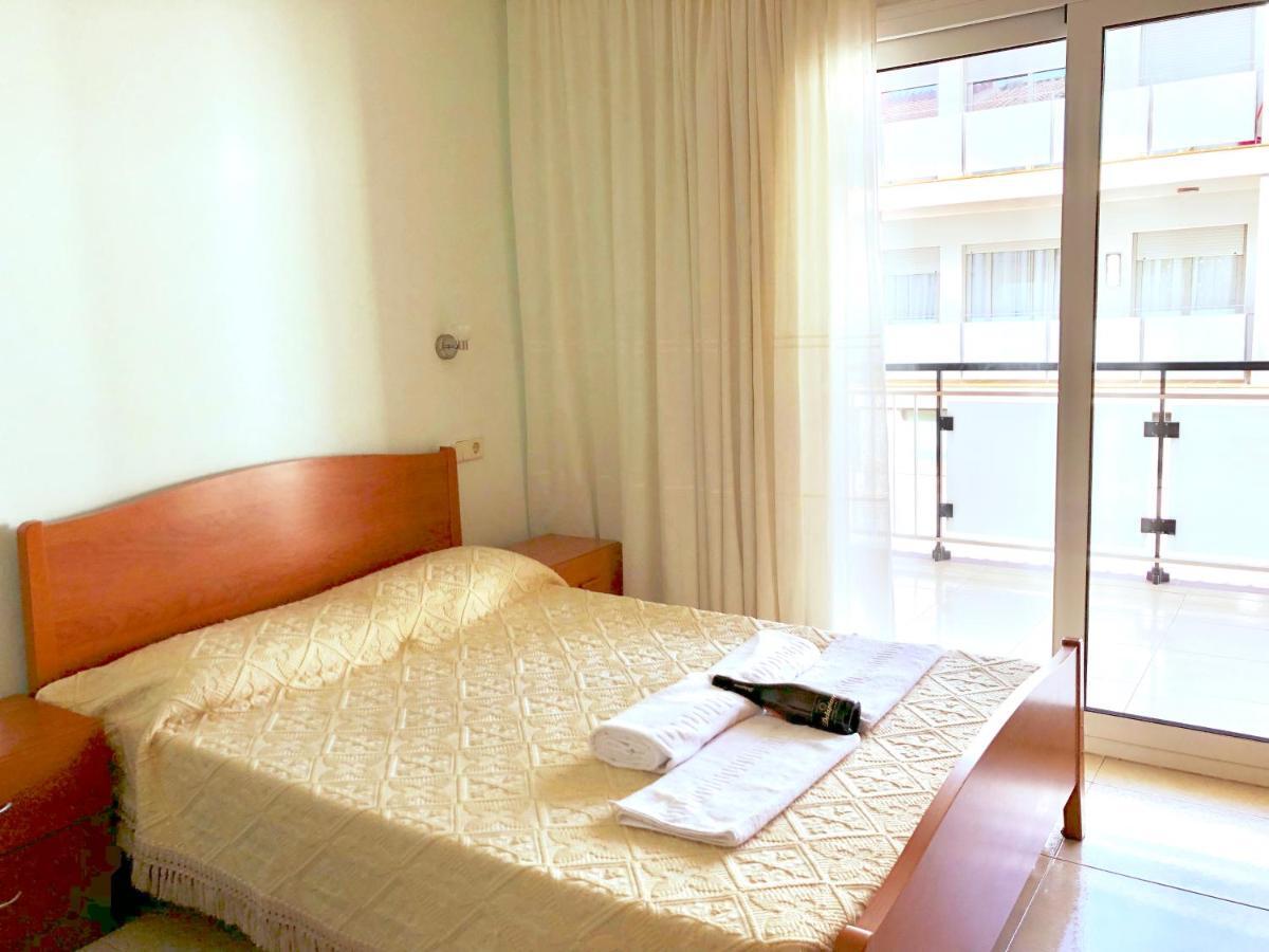 Apartamentos Benet Roses Buitenkant foto